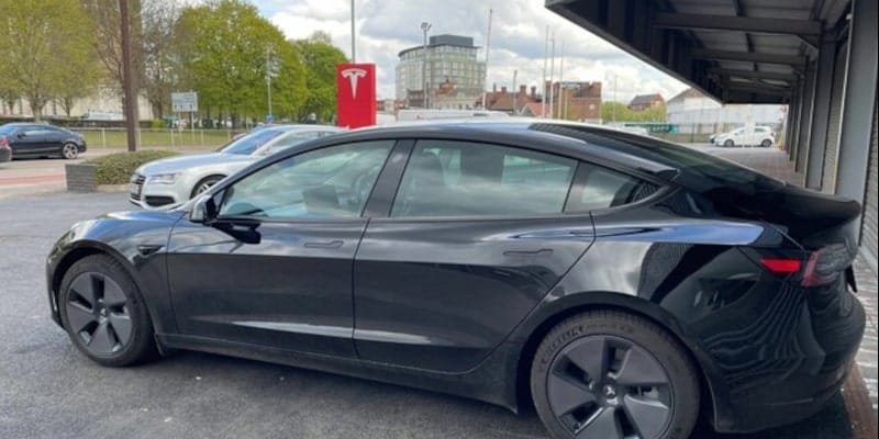 why-is-my-tesla-wall-charger-blinking-green-explained-evchargepedia